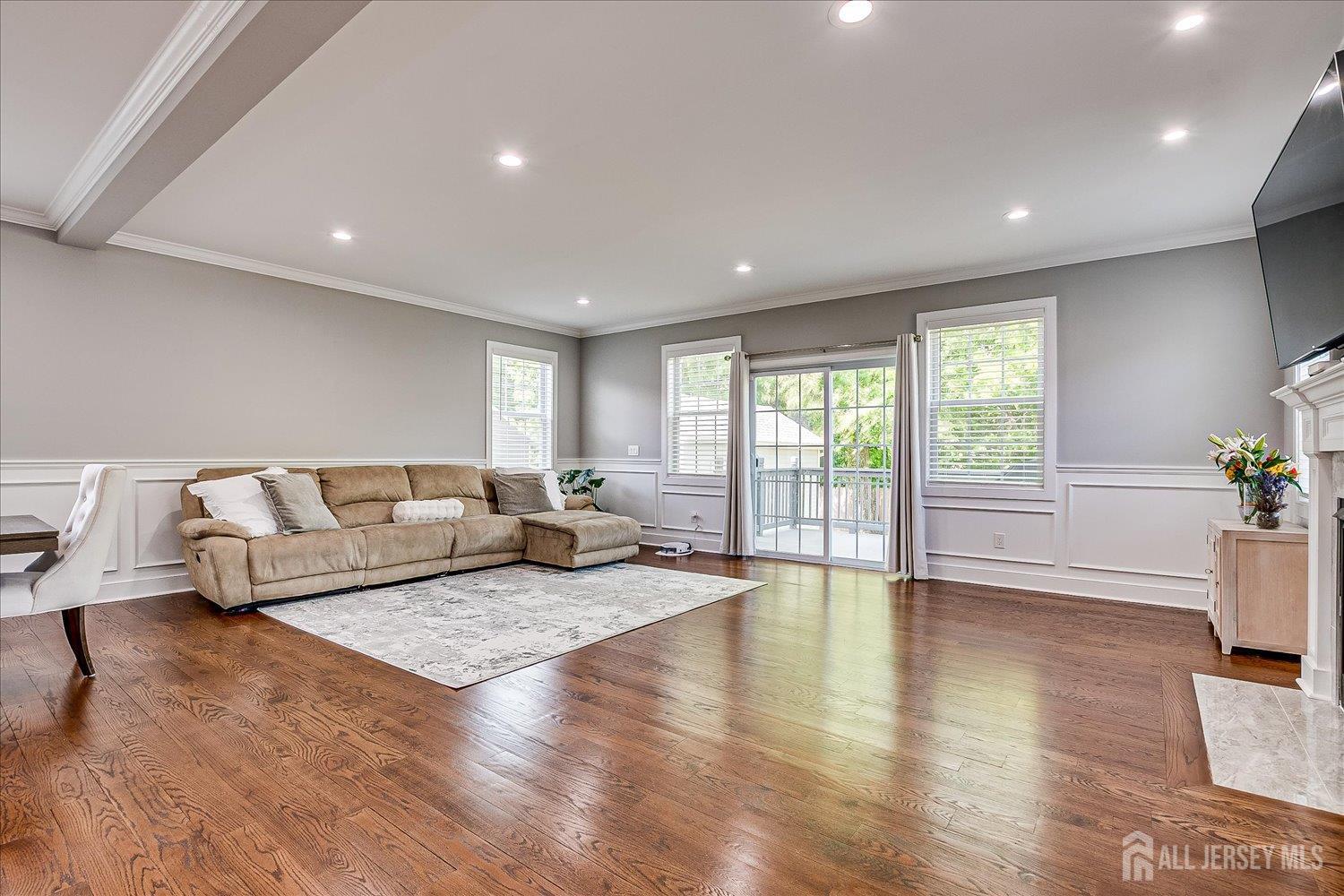 84 East Cliff Road Colonia, NJ 07067 - Photo 17 of 46