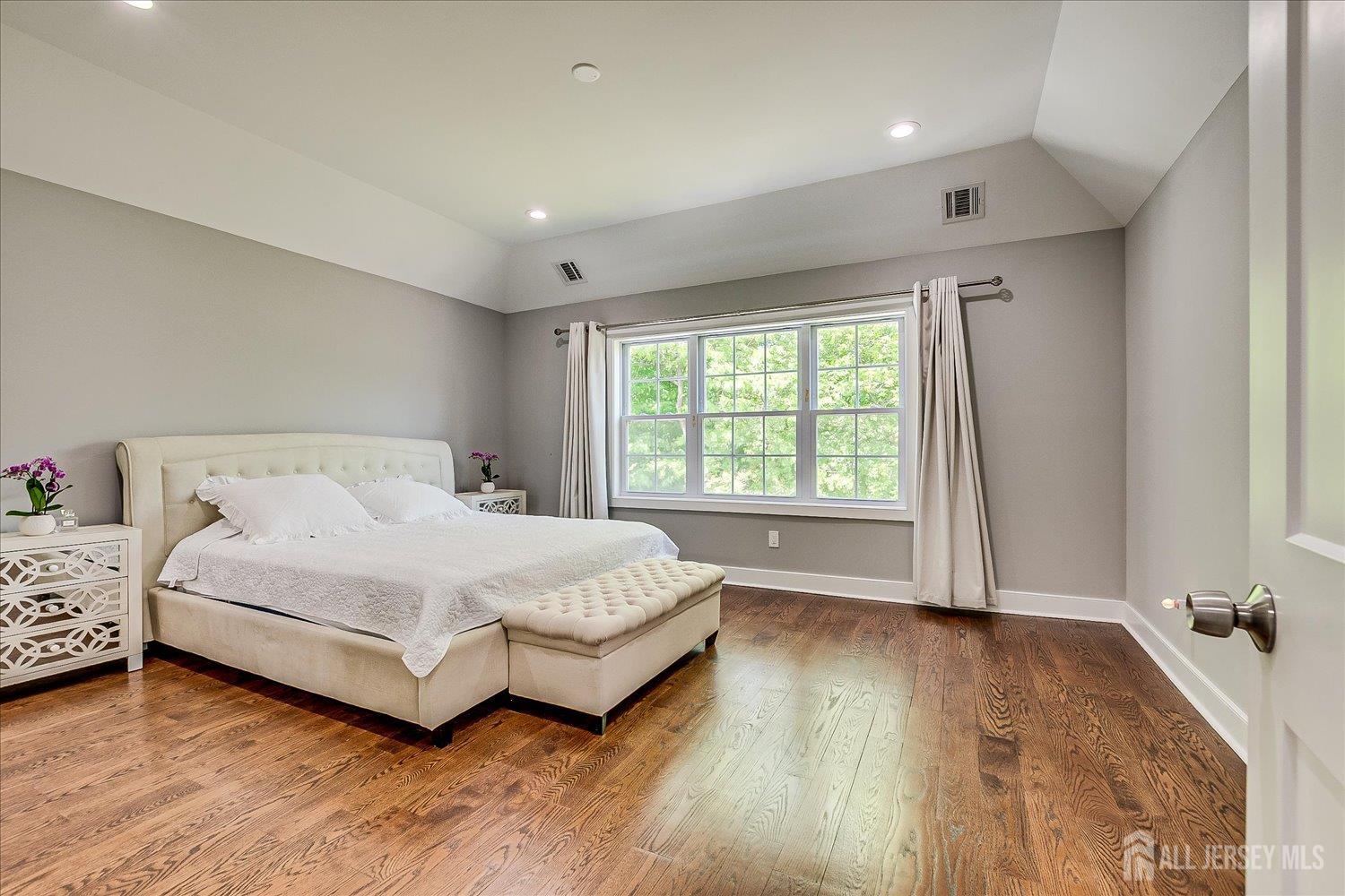 84 East Cliff Road Colonia, NJ 07067 - Photo 22 of 46