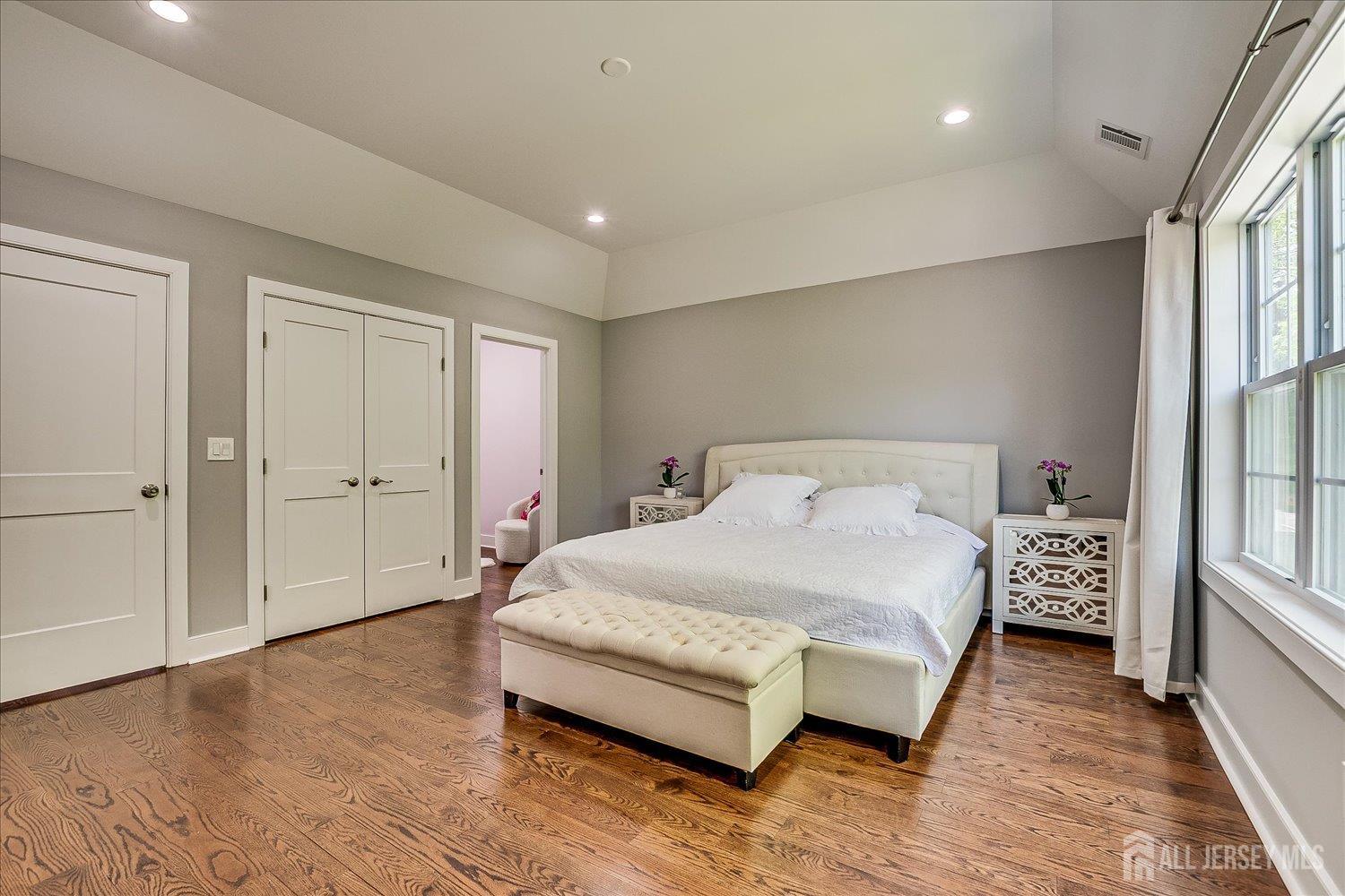 84 East Cliff Road Colonia, NJ 07067 - Photo 23 of 46