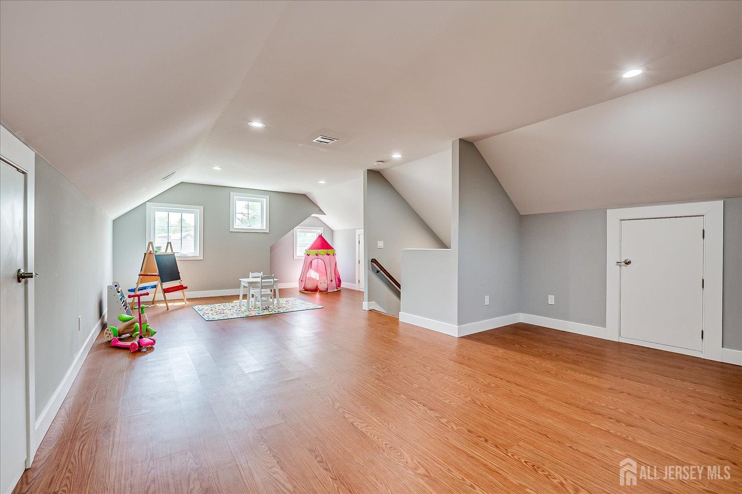 84 East Cliff Road Colonia, NJ 07067 - Photo 39 of 46