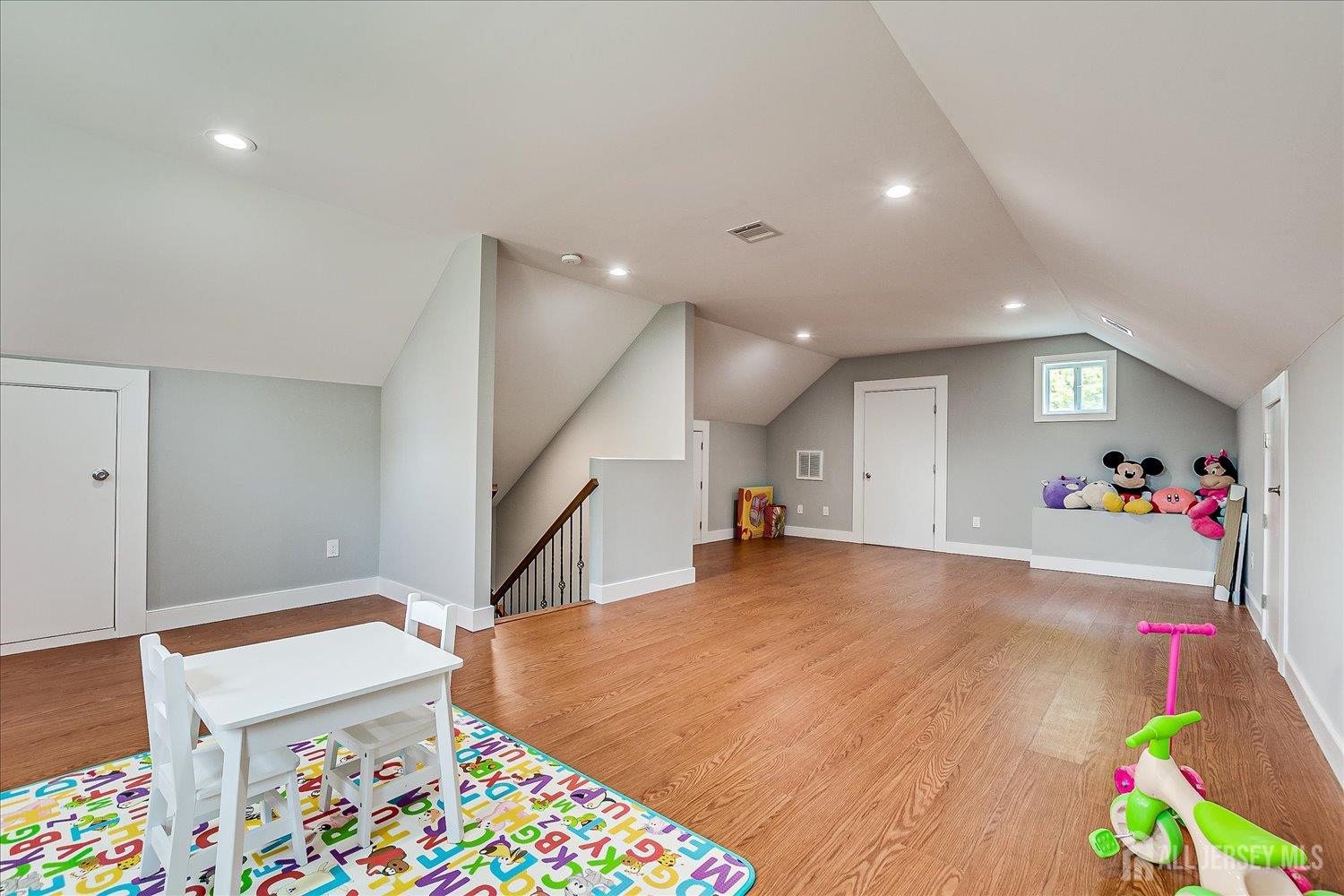 84 East Cliff Road Colonia, NJ 07067 - Photo 41 of 46