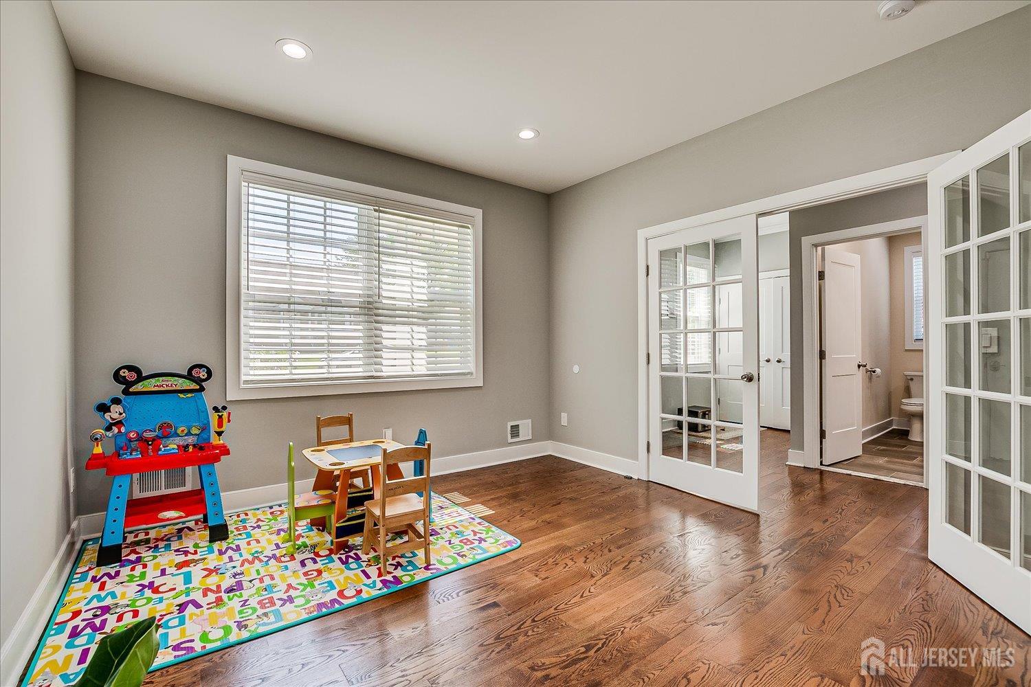 84 East Cliff Road Colonia, NJ 07067 - Photo 5 of 46