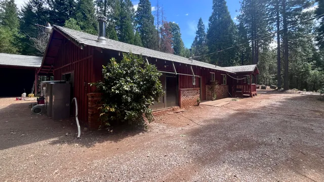 a view of a house with a garage