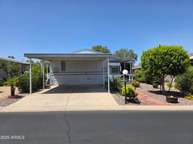 $137,000 | 2233 East Behrend Drive, Unit 17, Phoenix, AZ 85024