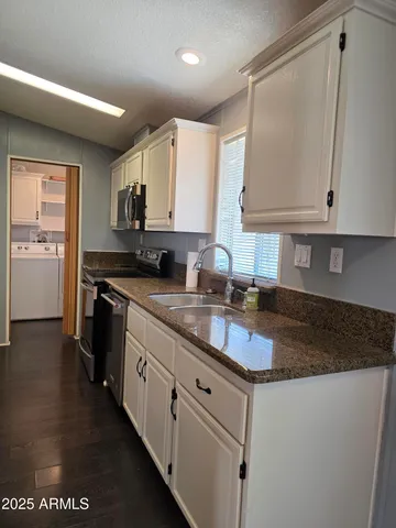 $137,000 | 2233 East Behrend Drive, Unit 17, Phoenix, AZ 85024