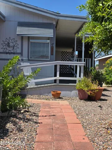 $137,000 | 2233 East Behrend Drive, Unit 17, Phoenix, AZ 85024