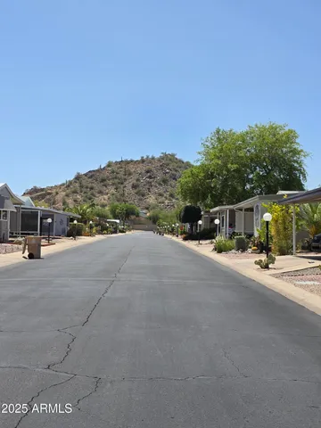 $137,000 | 2233 East Behrend Drive, Unit 17, Phoenix, AZ 85024