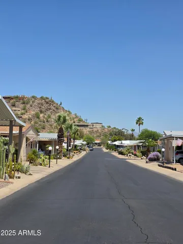 $137,000 | 2233 East Behrend Drive, Unit 17, Phoenix, AZ 85024