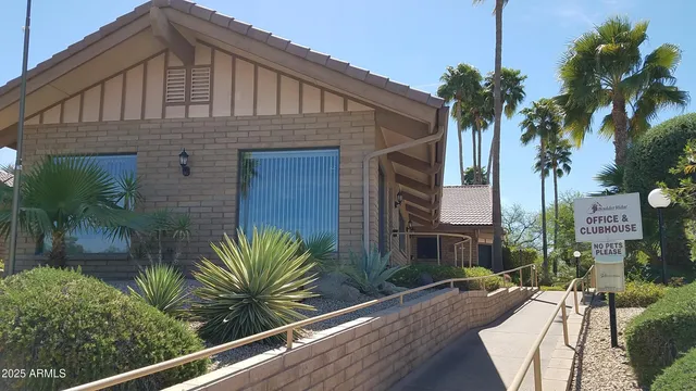 $137,000 | 2233 East Behrend Drive, Unit 17, Phoenix, AZ 85024