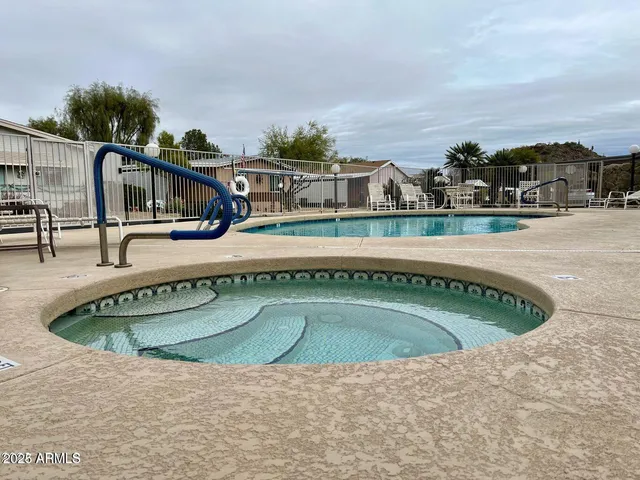 $137,000 | 2233 East Behrend Drive, Unit 17, Phoenix, AZ 85024