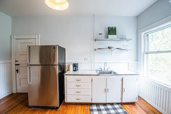 $3,250 | 18 Whittier Street, Unit 2R, Cambridge, MA 02140