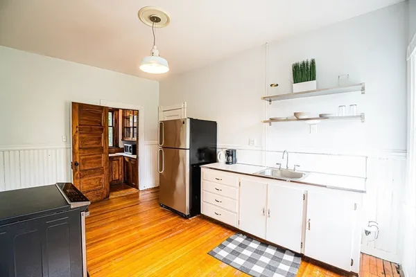 $3,250 | 18 Whittier Street, Unit 2R, Cambridge, MA 02140