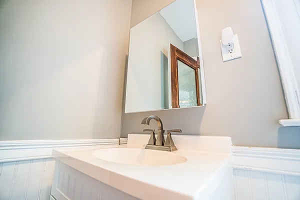 $3,250 | 18 Whittier Street, Unit 2R, Cambridge, MA 02140