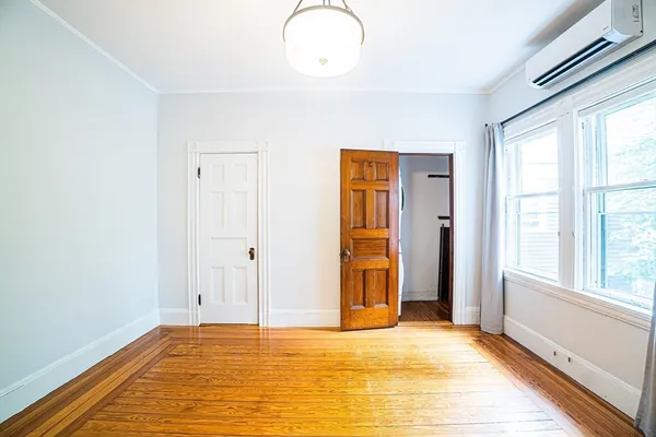 $3,250 | 18 Whittier Street, Unit 2R, Cambridge, MA 02140