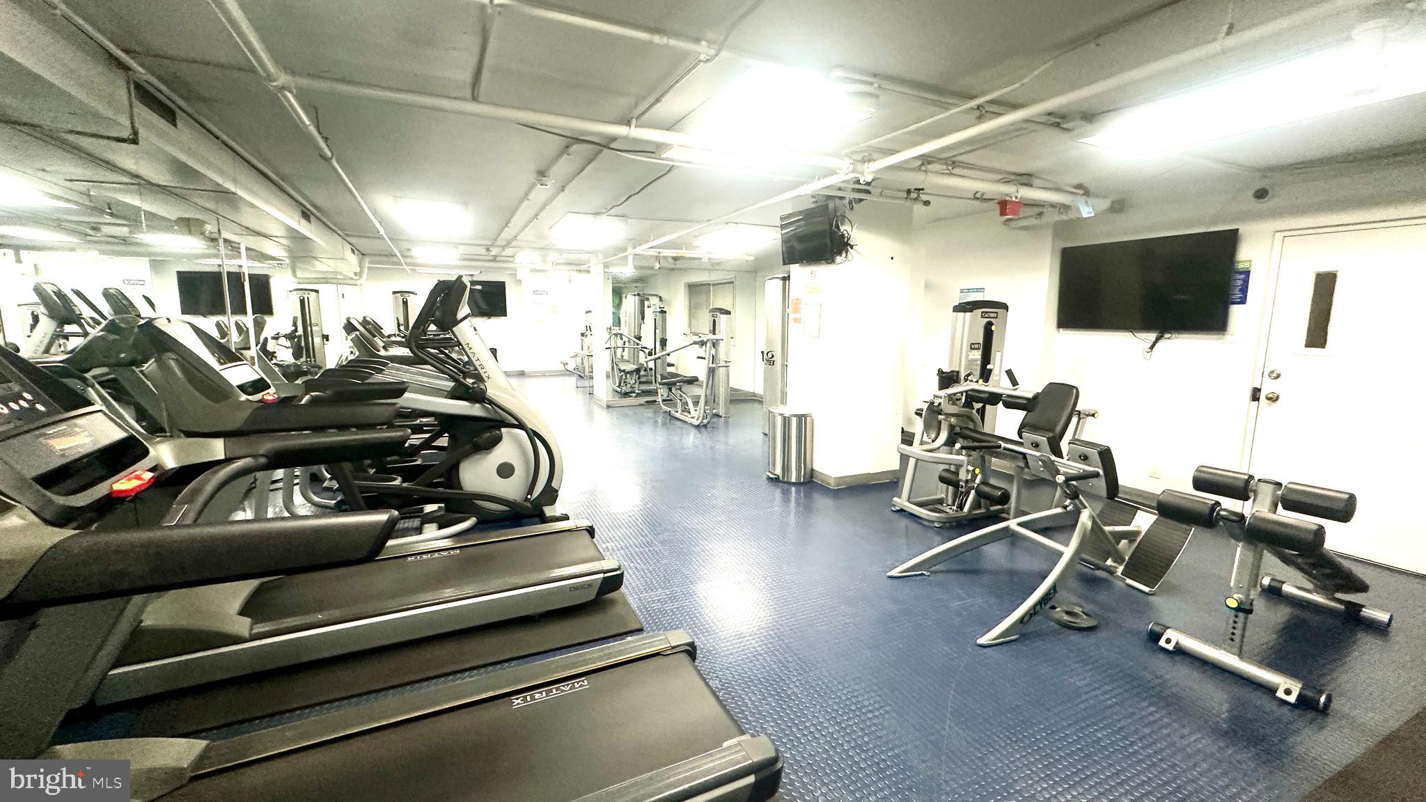 2101 Chestnut Street, Unit 317 Philadelphia, PA 19103 - Photo 34 of 39 a view of a room with gym equipment
