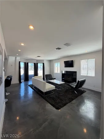 $2,450 | 3988 Delos Drive, Las Vegas, NV 89103