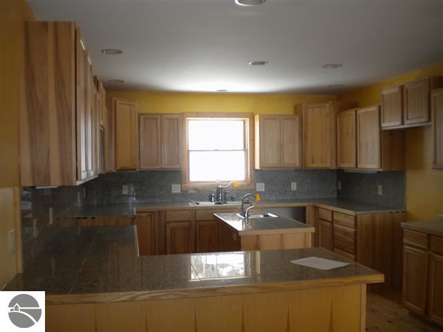 15115 Bluff Road Traverse City, MI 49686 - Photo 13 of 32 1743981-12.JPG