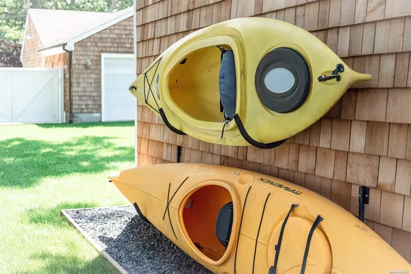 a view of entryway with washer and dryer