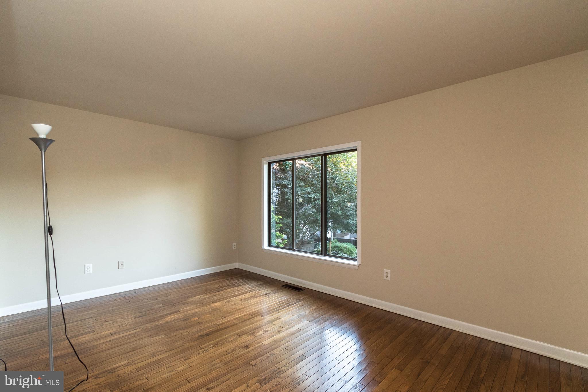 2018 Golf Course Drive Reston, VA 20191 - Photo 12 of 30 Bath (Master)