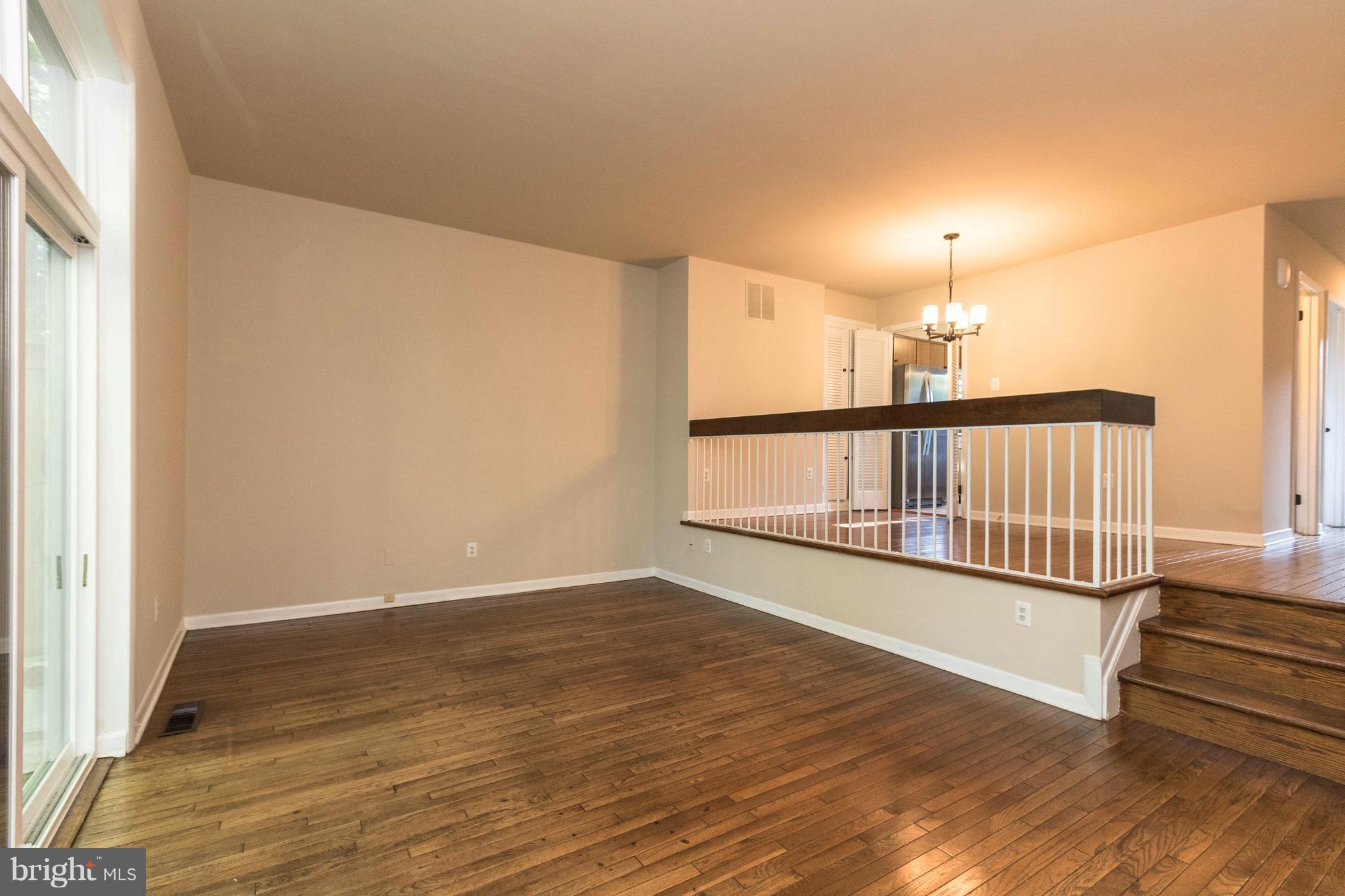 2018 Golf Course Drive Reston, VA 20191 - Photo 4 of 30 Dining Room