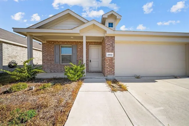 $1,795 | 2402 Mobile Street, Ennis, TX 75119