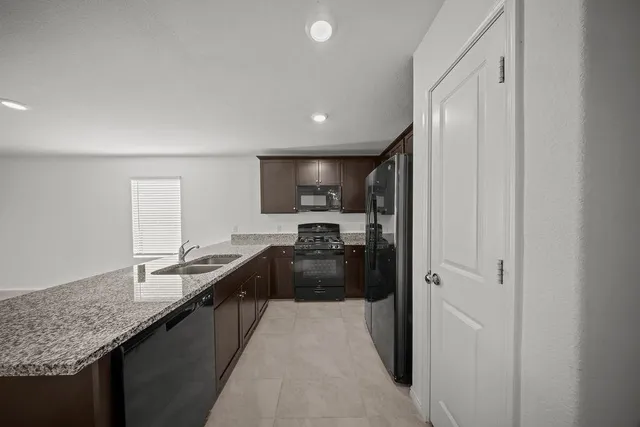 $1,795 | 2402 Mobile Street, Ennis, TX 75119