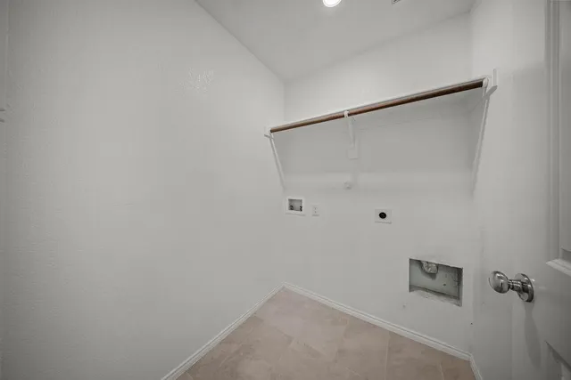 $1,795 | 2402 Mobile Street, Ennis, TX 75119