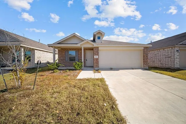 $1,795 | 2402 Mobile Street, Ennis, TX 75119