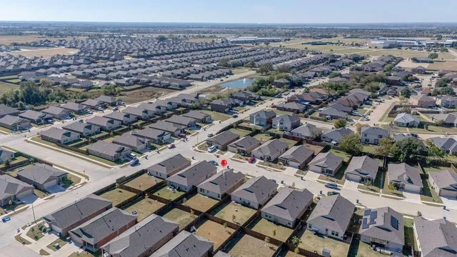 $1,795 | 2402 Mobile Street, Ennis, TX 75119