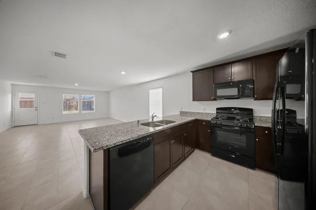 $1,795 | 2402 Mobile Street, Ennis, TX 75119