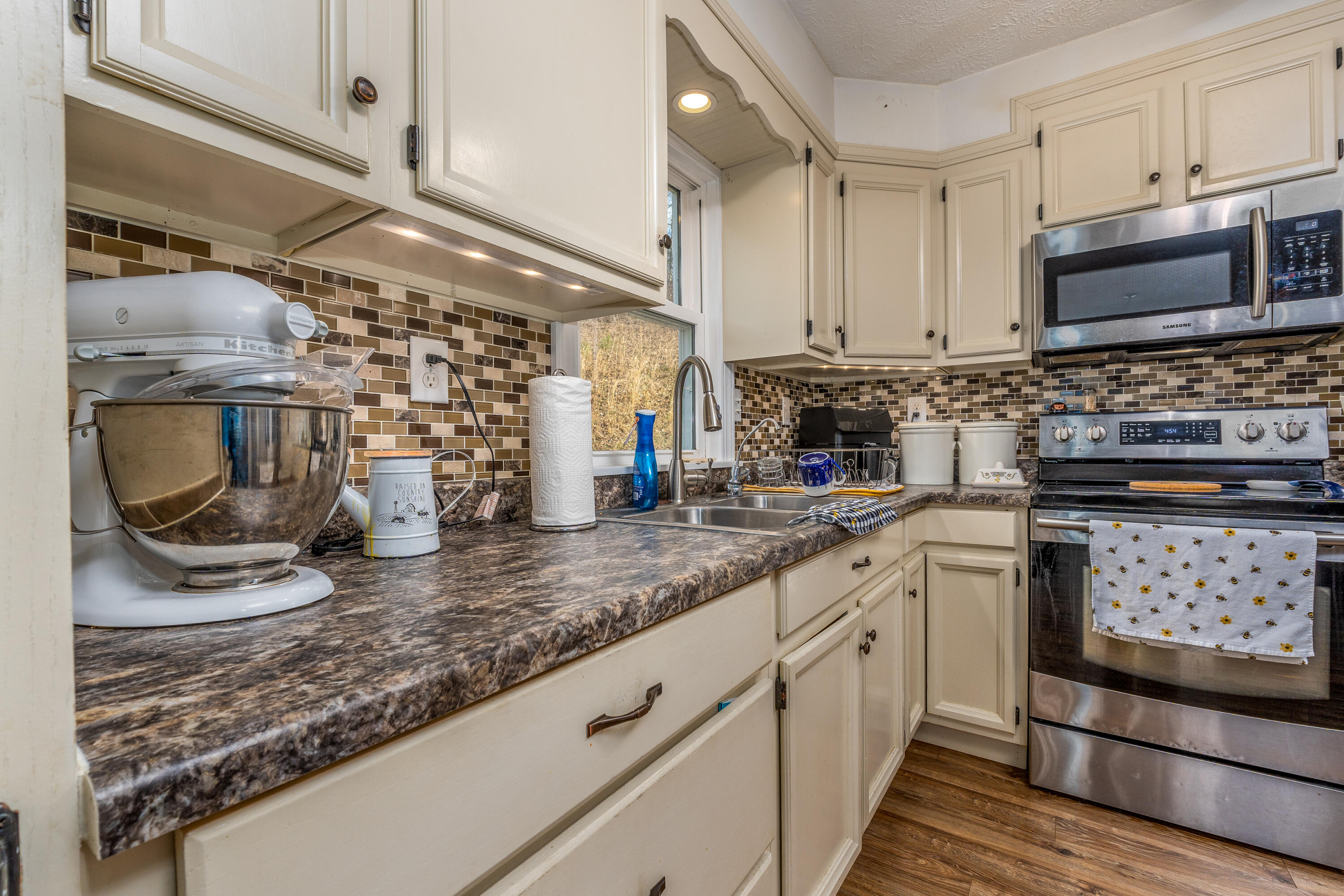 985 Reffitt Road Jeffersonville, KY 40337 - Photo 11 of 40 DSC00352-Edit