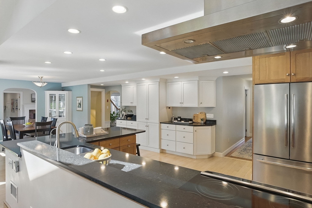 9 Wing Road Lynnfield, MA 01940 - Photo 16 of 41 Gallery Image 16