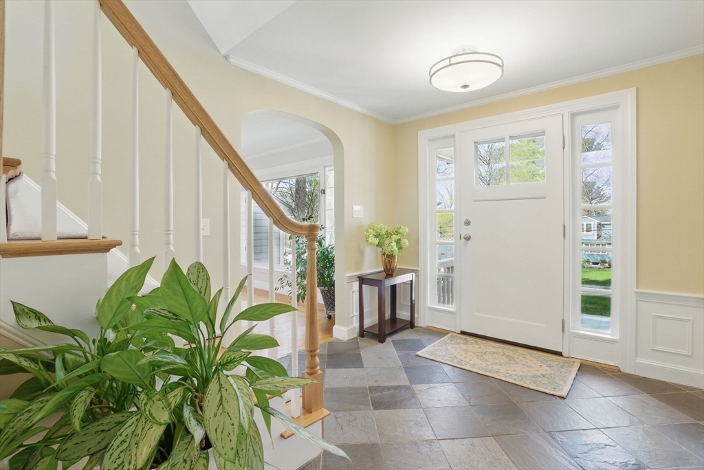 9 Wing Road Lynnfield, MA 01940 - Photo 3 of 41 Gallery Image 3