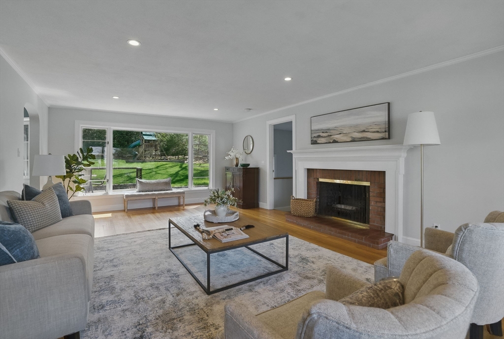 9 Wing Road Lynnfield, MA 01940 - Photo 4 of 41 Gallery Image 4