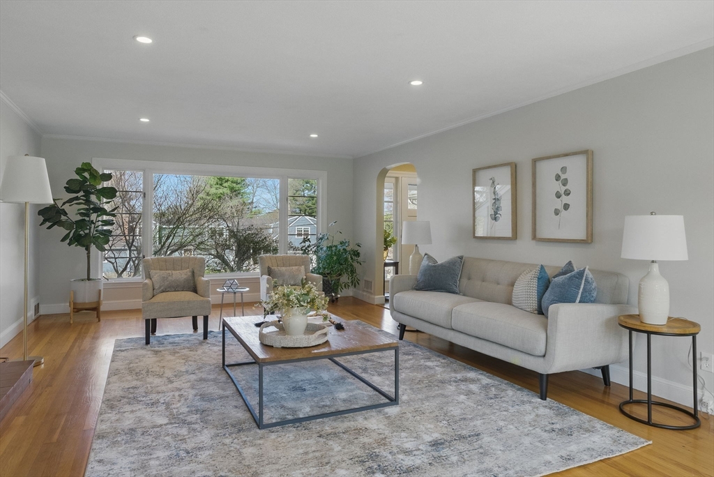 9 Wing Road Lynnfield, MA 01940 - Photo 5 of 41 Gallery Image 5