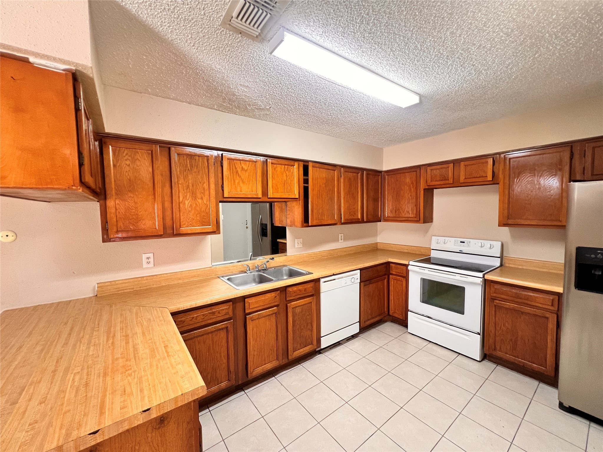 6331 Pouter Drive Houston, TX 77083 - Photo 9 of 28