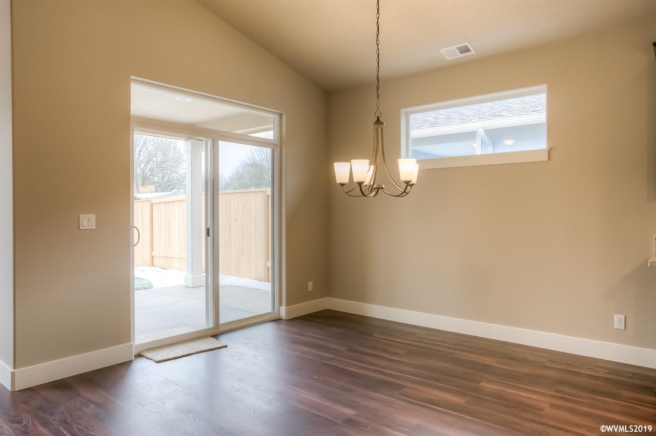 288 Southwest Applegate Trail Drive Dallas, OR 97338 - Photo 17 of 33 Gallery Image 17