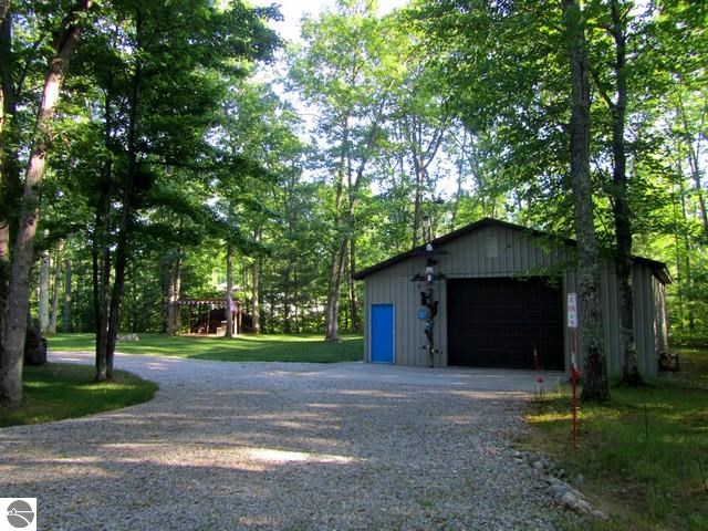 5780 Karlin Road Interlochen, MI 49643 - Photo 20 of 27 1786614-19.JPG