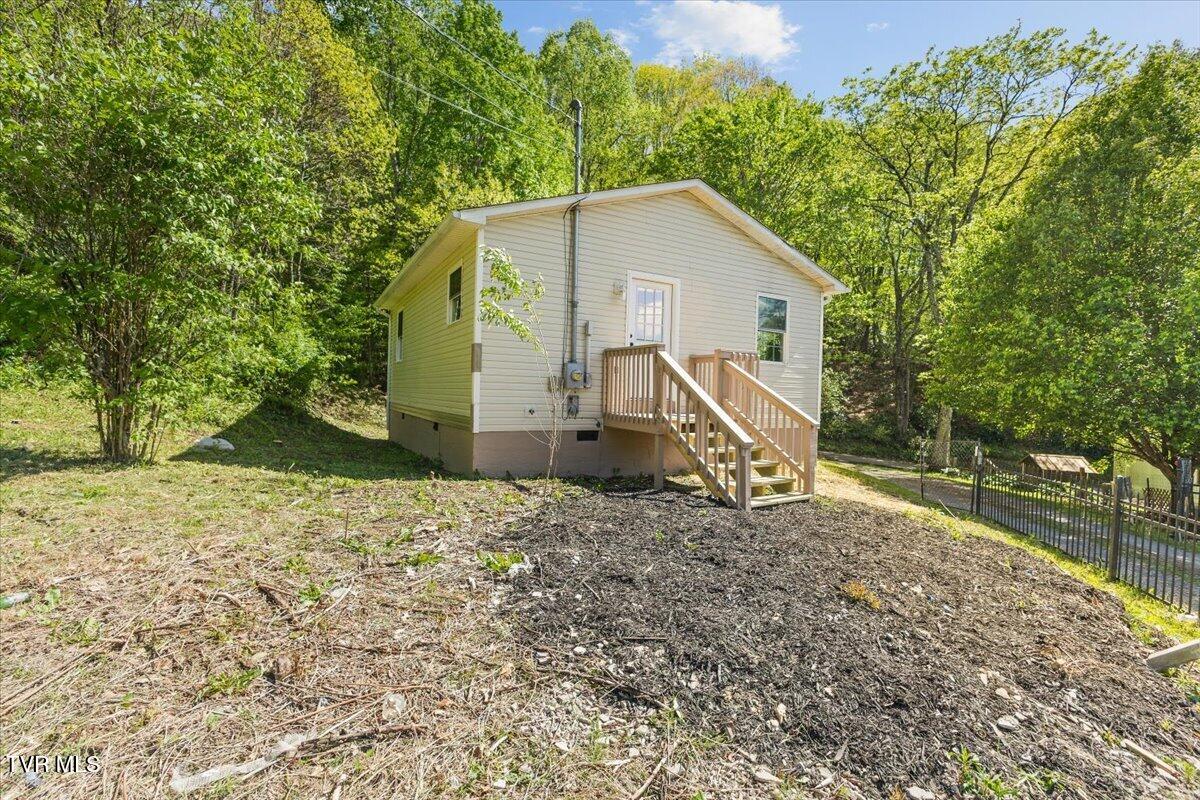 195 Willard Perkins Road Roan Mountain, TN 37687 - Photo 7 of 27 22-128A6358