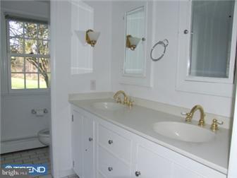 420 Ring Road Chadds Ford, PA 19317 - Photo 7 of 11 Bathroom