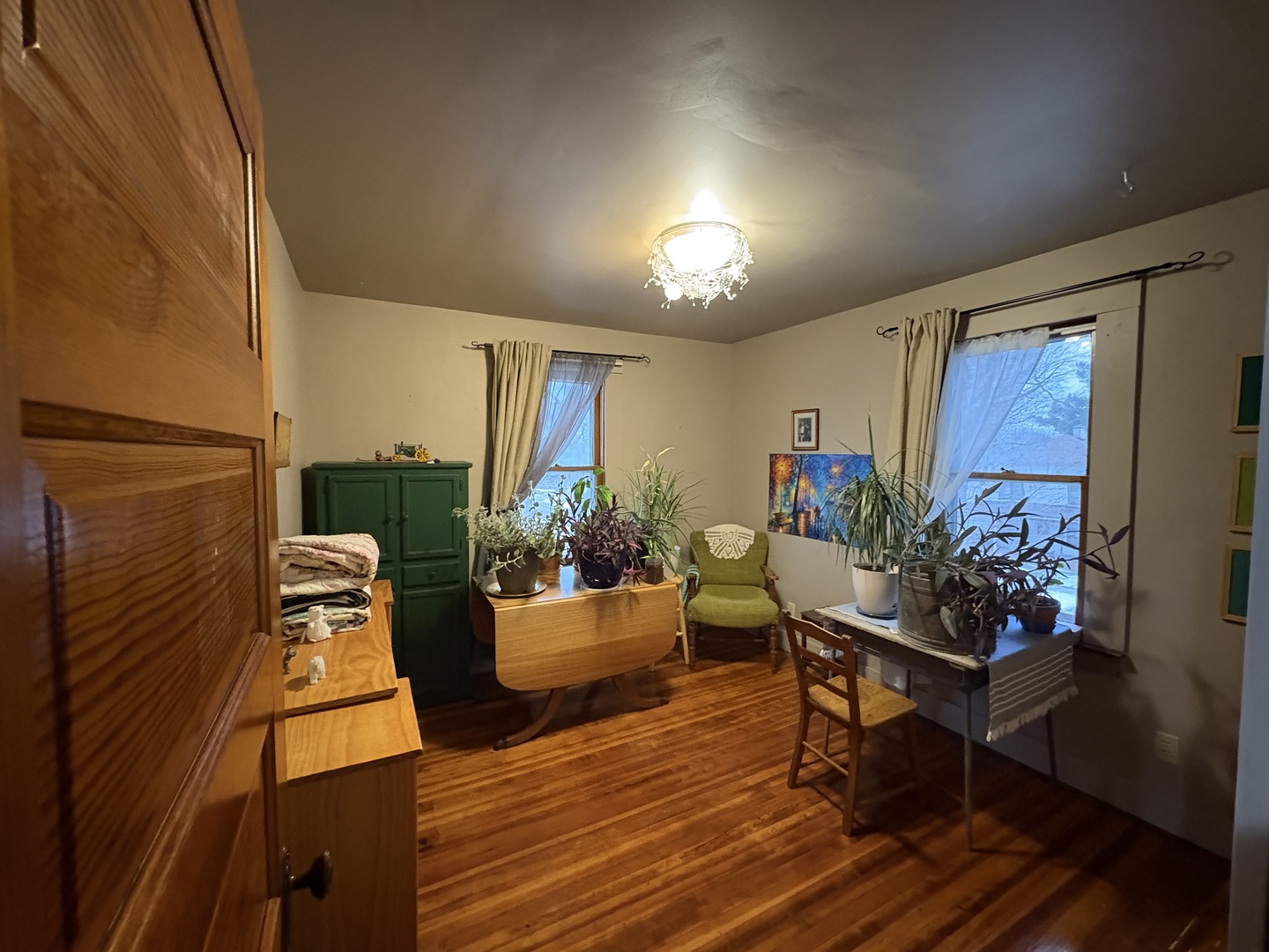 802 Paddock Avenue Ashton, IL 61006 - Photo 20 of 37 a living room with furniture and a wooden floor