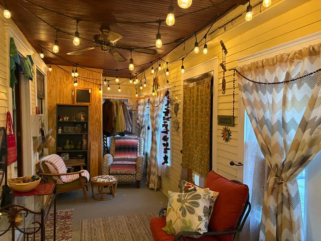 $203,000 | 802 Paddock Avenue, Ashton, IL 61006