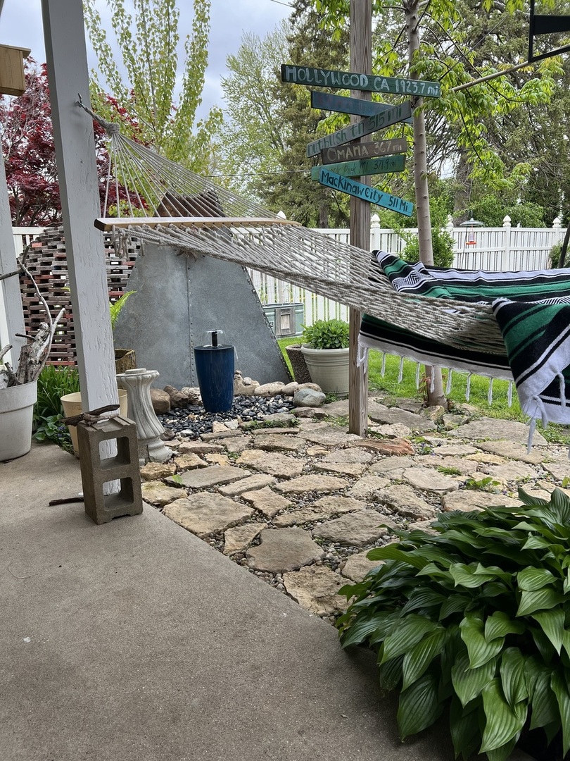 802 Paddock Avenue Ashton, IL 61006 - Photo 33 of 37 a view of outdoor space and porch