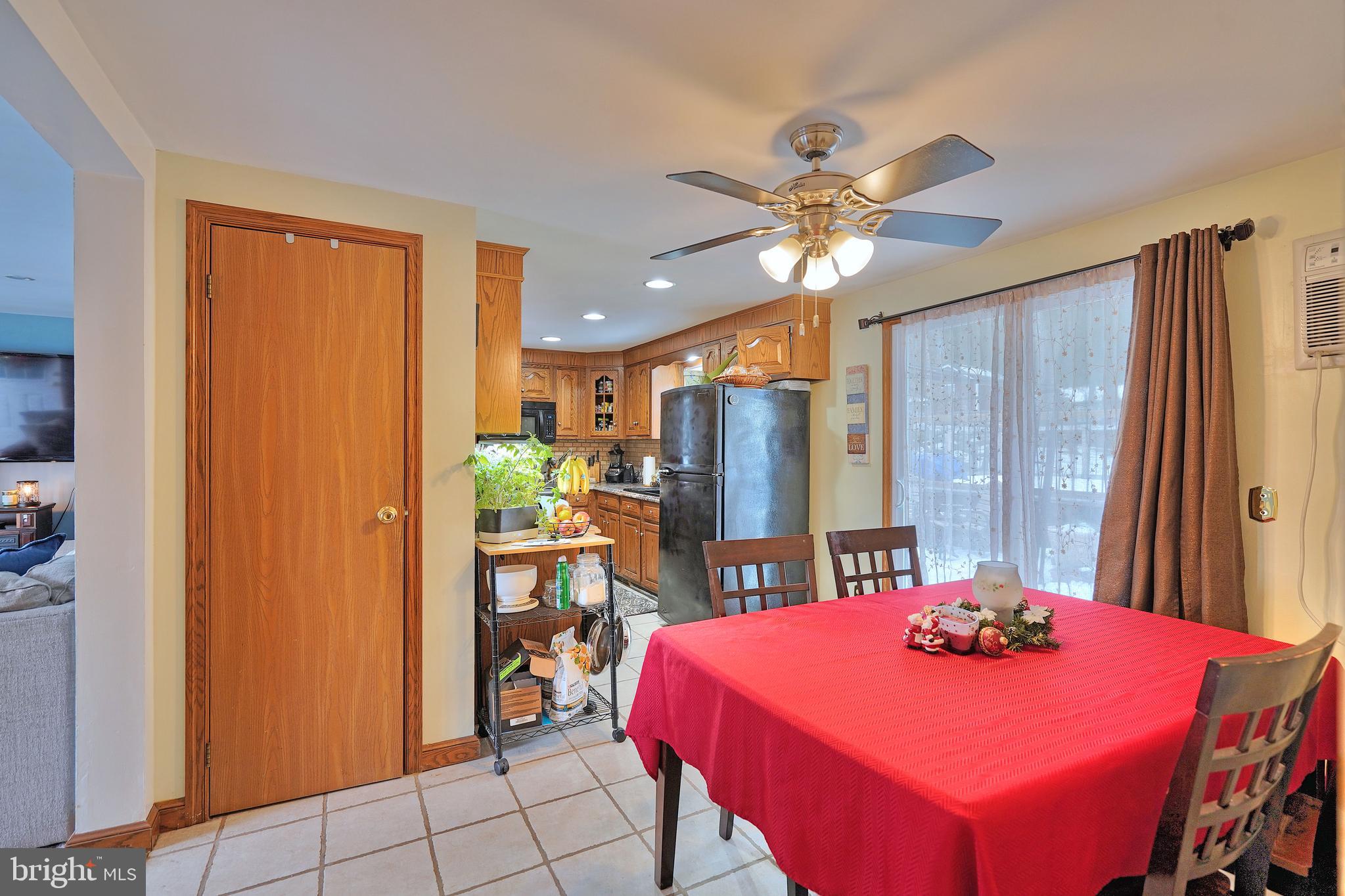 1637 North Valley Road Pottstown, PA 19464 - Photo 11 of 47 Gallery Image 11