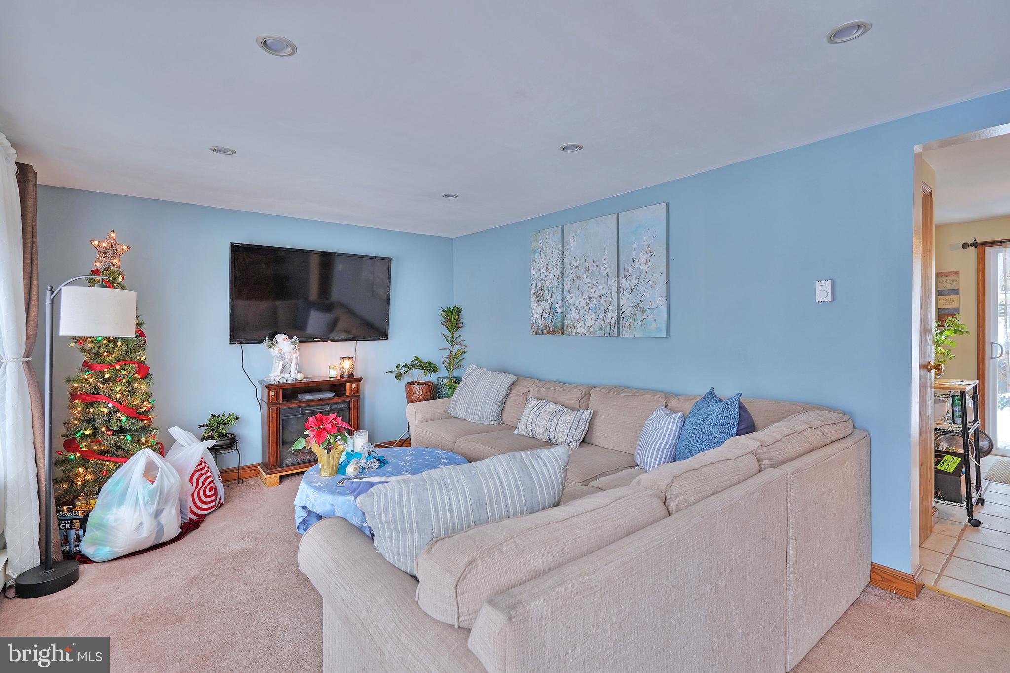1637 North Valley Road Pottstown, PA 19464 - Photo 6 of 47 Gallery Image 6