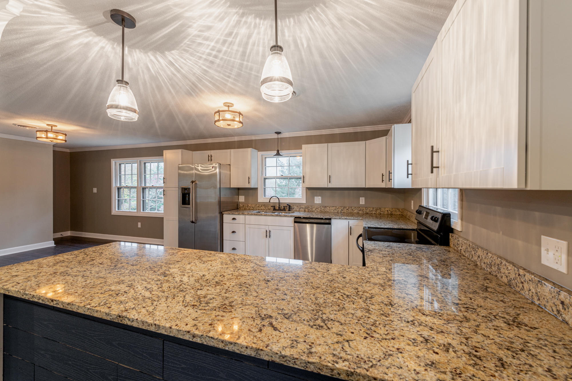 113 Spanish Oak Road Bristol, TN 37620 - Photo 6 of 30 _8516482