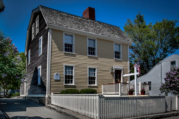 90 Prospect Street Gloucester, MA 01930 - Photo 2 of 21