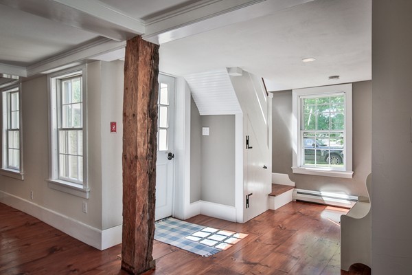 90 Prospect Street Gloucester, MA 01930 - Photo 10 of 21