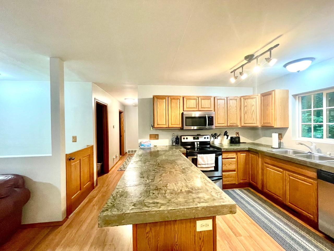 4458 Oakview Lane Rhinelander, WI 54501 - Photo 8 of 27 Gallery Image 8