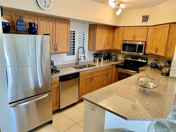 $4,000 | 2105 Lavers Circle, Unit 501, Delray Beach, FL 33444